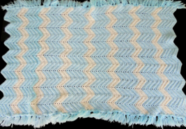 Vintage hand knitted afghan lap blanket blue &amp; white chevron stripe scallop edge - £11.98 GBP
