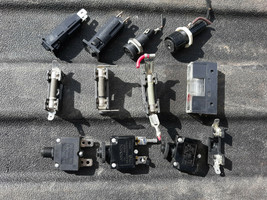 20JJ22 ASSORTED FUSE HOLDERS &amp; CIRCUIT BREAKERS, GOOD CONDITION - $12.11