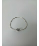 Authentic Pandora 925 Sterling Silver Signature Smooth Clasp Bracelet - $994.66 MXN