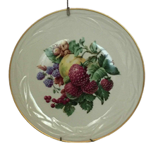 Vintage Embassy USA Vitrified China Berry Strawberry Pattern Decorative Plate - £18.05 GBP