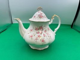 Paragon VICTORIANA ROSE Teapot Made in England - $5,234.84 MXN
