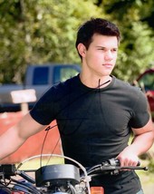 Taylor Lautner Jacob Black Twilight Motorcycle 10x8 Hand Signed Photo - $29.99