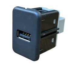 2011 GMC Acadia Dash Upper Storage Compartment USB Adapter Charging Port... - £31.06 GBP
