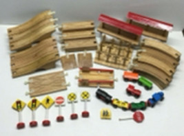 110 LOT of 1993 Whistlin&#39; Dixie Thomas &amp; Friends Wooden Track TRAINS Accessories - £116.77 GBP