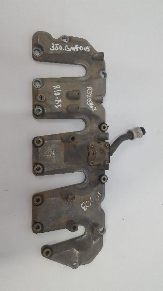 Right Hand Side Engine Valve Cover 6.6L OEM 2005 GMC Sierra 3500 Pickup ... - $24.75
