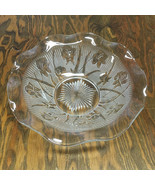 Vintage glass bowl with flower pattern scalloped edge fruit bowl centerp... - $34.60