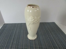 Lenox Rose Blossom Vase 7.5&quot; Ivory With Gold Trim Fine China No Box - £5.49 GBP