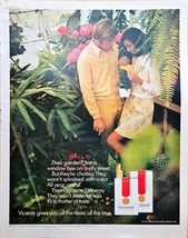 VICEROY Cigarettes Filtered - Gardens-Couple-Floral-1971 Vintage Print Ad - $9.00