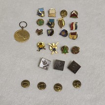 VTG 19 Cub Scout Pins &amp; 1 Pinewood Derby Keychain Bobcat Bear Wolf BSA - $38.61