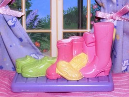 Fisher Price Loving Family Dream Dollhouse Mudroom Laundry Shoes Boot Ma... - £3.13 GBP