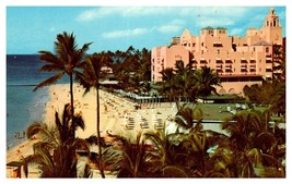 Waikiki Beach and the Royal Hawaiian Hotel Hawaii Postcard - £5.89 GBP