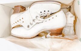 1930s Womens Sz 3  VTG Shoes White Oxfords Perforated Leather NOS Highland  - $1,241.22 MXN