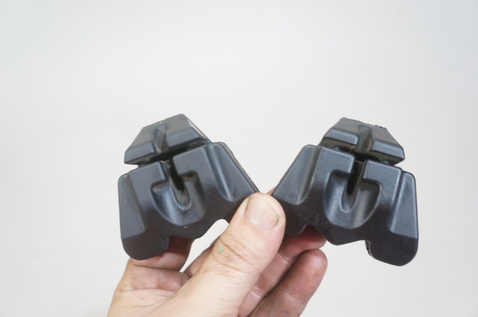 2011-2017 bmw x3 x4 x5 f25 f26 radiator rubber mount pad bushing pair 2 oem Item image 2