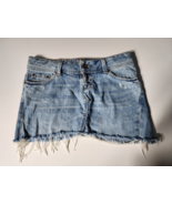 AMERICAN EAGLE-Woman&#39;s Artist-Size 2-Denim Shorts-Distressed-Excellent - $19.38 CAD