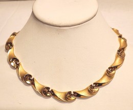 CROWN TRIFARI Choker Necklace Gold Tone Link Chain Adjustable  17&quot; Long - £39.60 GBP