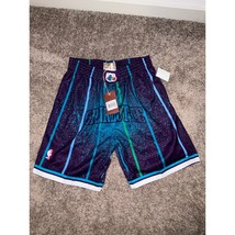 Mens Mitchell &amp; Ness Charlotte Hornets Basketball Shorts Size Large - $98.43 CAD