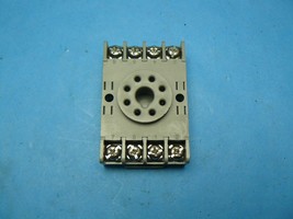 Idec SR2P-06 Relay Socket Base 8 Pin Octal 2 Pole 10A 300VAC Used - $2.49