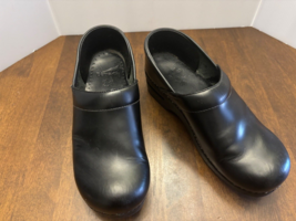 Dansko Clogs Professional Black Leather Shoes Size 40 OR US 8.5 - $32.59