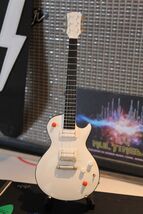 BUCKETHEAD - Signature Gloss White 1:4 Scale Replica Guitar ~New - €26,36 EUR