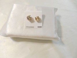 Department Store 1/2&quot;Gold Tone Simulated Topaz Stud Earrings R100 - $11.51