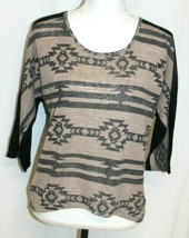CHEVRON KNIT BLOUSE WOMAN MEDIUM TAN &amp; BLACK 3/4 SLEEVE ROUND NECK LOOSE... - $10.35