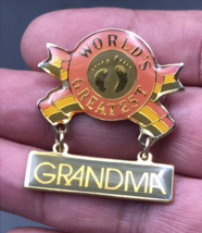 VTG 1981 World&#39;s Greatest Grandma Footprint Dangling Enamel Pin Brooch Hang Ten - $9.49