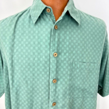 Caribbean Aloha Hawaiian L Shirt Geometric Coconut Button Green Subdue Solid - £31.37 GBP
