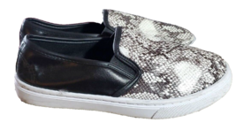 YOKI women&#39;s shoes 8.5 snake print slip-on loafers - £8.18 GBP