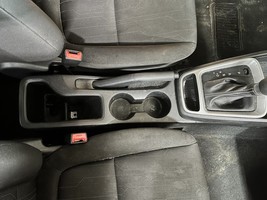 Console Front Floor Without Sliding Armrest Fits 20-22 VENUE 104820508 - $3,668.41 MXN
