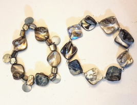 Stretch Bracelet Lot Of 2 Mother Of Pearl Chunky Silvery Gray Chip Beads - £7.69 GBP