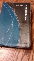NIV REVOLUTION TEEN BOYS BIBLE ITALIAN DUOTONE 1984 TEXT BLUE BLACK - $20.50