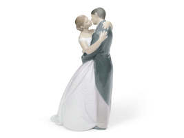 Lladro Nao 02001613 A Kiss Forever New - $164.00