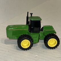 Vintage ERTL John Deere 8560 Die Cast Tractor Green C1 - $12.69