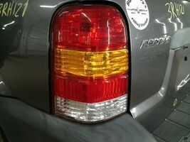 Driver Left Tail Light Fits 01-07 ESCAPE 104924420 - $1,201.42 MXN