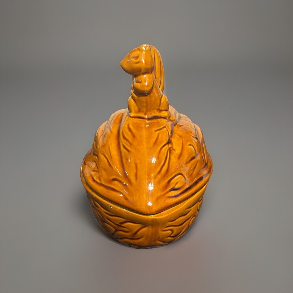 VINTAGE CERAMIC LIDDED NUT CANDY DISH WALNUT SHAPED WITH SQUIRREL ON TOP Item image 2