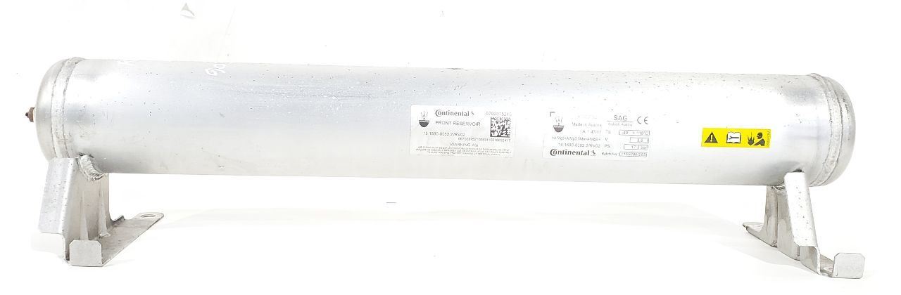 2018 Maserati Levante OEM 6700375210 Front And Rear Air Reservoir Item image 3