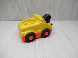 Fisher Price Little People  yellow  orange tow truck w/ sounds 2008 - $8.39