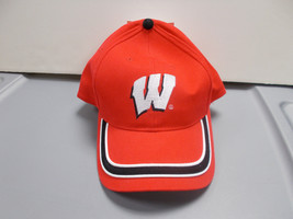 Wisconsin Badgers Embroidered Adjustable Red Fitted Baseball Cap - £18.48 GBP