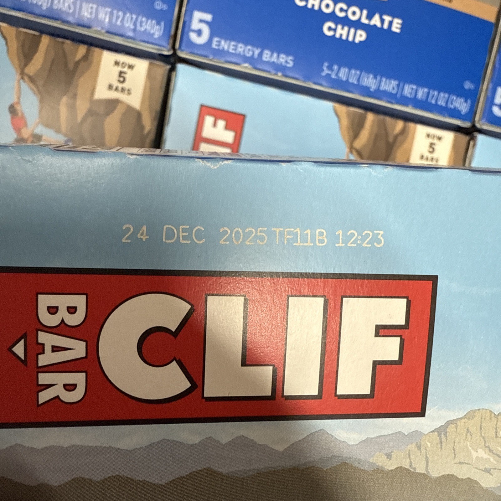60 CLIF CHOCOLATE CHIP  ENERGY Organic Rolled Oat PROTEIN BAR 2.4oz Item image 2
