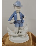 Gerold Porzellan Bavaria Boy Feeding Chickens Figurine 6377A West German... - €31,20 EUR