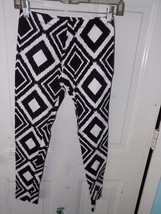 CHARLOTTE RUSSE BLACK/WHITE PRINT LEGGINGS SIZE L WOMEN&#39;S EUC - £12.25 GBP