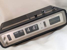 Panasonic Alarm Clock Radio AM FM Flip Clock Fans RC–6551 Working - $141.53