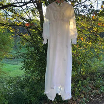 Vintage 1970s Lace Wedding Gown Bishop Sleeves and Train Womens 6 - $142.02