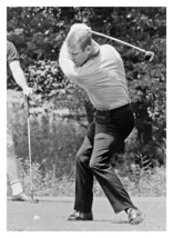 Mickey Mantle Golfing Mid Swing New York Yankees 5X7 Photo - £6.38 GBP