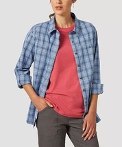MSRP $39 Wrangler Blue Plaid Riggs Pocket Button-Up Size Medium - $15.43