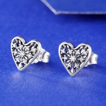 S925 Sterling Silver Hearts of Winter Clear CZ Stud Earrings - £13.22 GBP