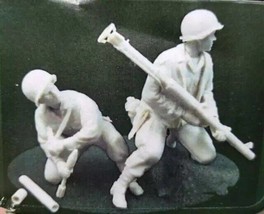 1/35 Resin Model Kit US Soldiers Firing WW2 Unpainted - £12.65 GBP