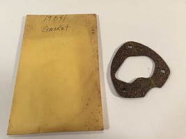 (1) Poulan Chainsaw 19041 Gasket 530019041 New Old Stock - $7.49