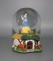 Enesco Disney Princess Snow White Musical Snow Globe &quot;Listen to the Mockingbird&quot; - £15.77 GBP