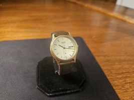 Vintage Seiko Quartz Watch 5Y23-7068 Gold Tone Leather Day Date New Battery - £58.34 GBP